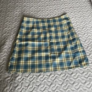 Super Cute Romwe Plaid Skirt With Side Zipper and Side Slit